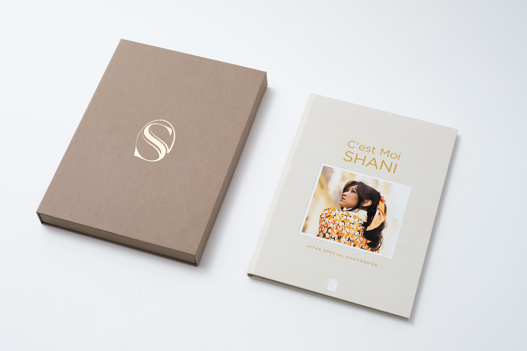 Pengumuman Mengenai Shani Photobook “C’est Moi SHANI” & Bonus Signing Event